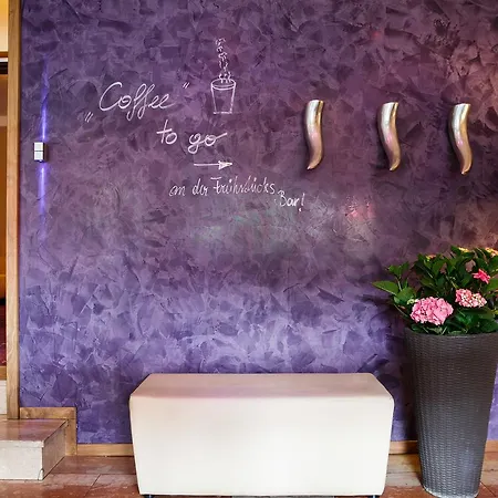 Hotel Salzburg Airport 4*