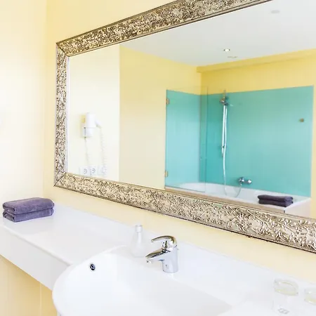 Hotel Salzburg Airport Hotel 4*